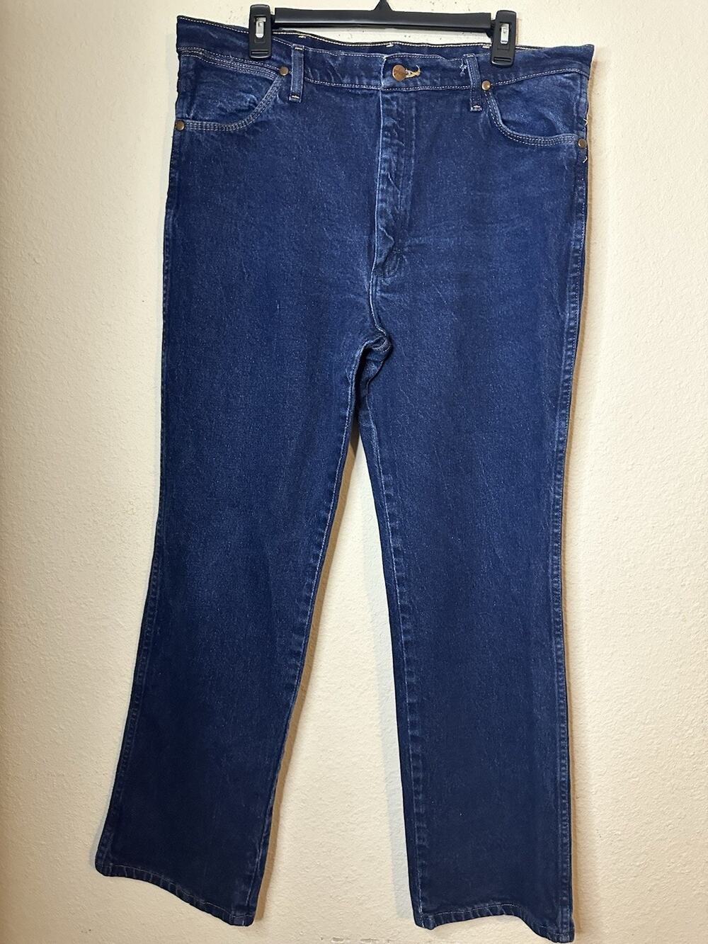 EUC Mens Wrangler Cowboy Cut 937STR Jeans 38 x 30 Dark Denim Casual Rodeo